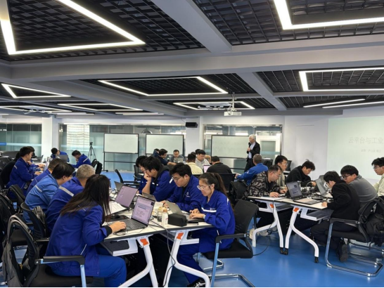 芜湖某铸管有限责任公司：算法与机器深度学习模型和AI大模型、基于yolo8视觉算